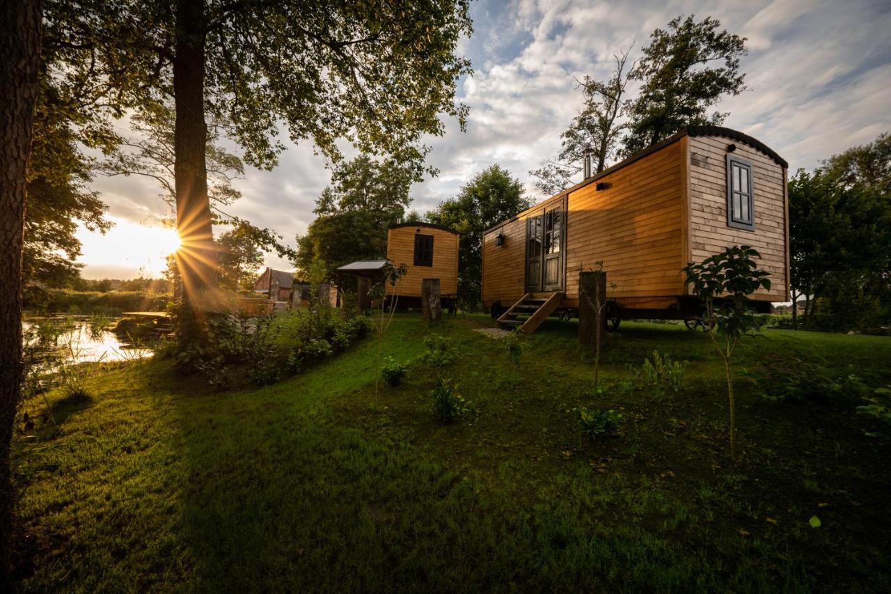 Mily Mlyn Appartement Lubrza  Buitenkant foto