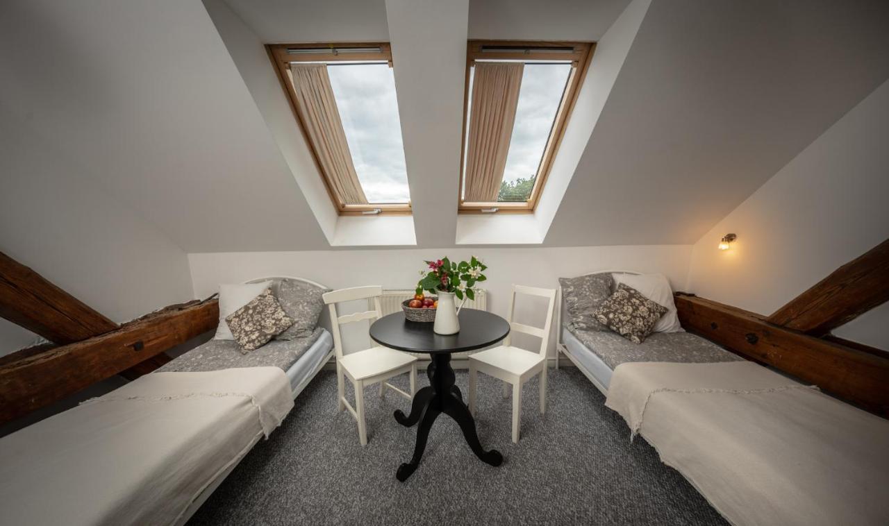 Mily Mlyn Appartement Lubrza  Buitenkant foto